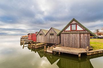 Hangars à bateaux dans le port d'Althagen au Bodden sur le Fischland-D sur Rico Ködder