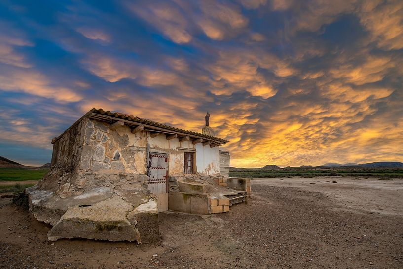 Abandoned house in Bardenas Reales by Lex van Doorn