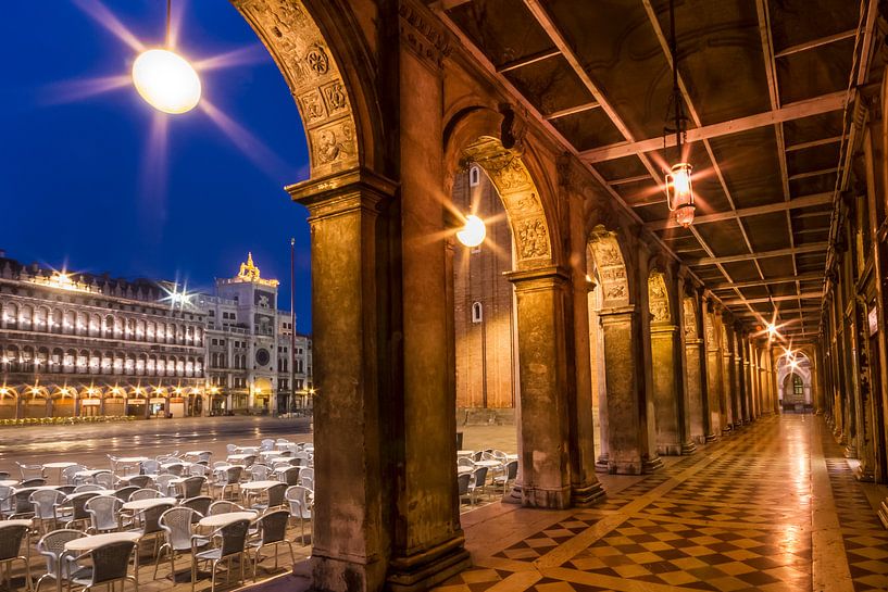 VENEDIG Markusplatz zur blauen Stunde von Melanie Viola