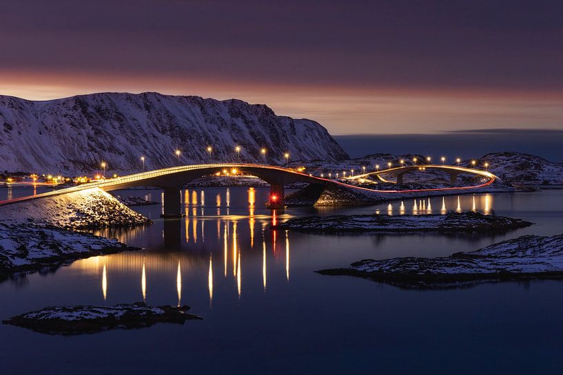 Les ponts Fredvang en Norvège sur les îles Lofoten à l'heure bleue par Thomas Rieger