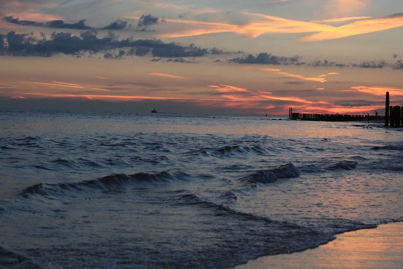 Zonsondergang strand Zoutelande van MSP Canvas