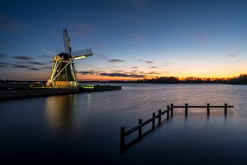 Polder mill the Helper on Paterswoldsemeer lake by Henk Osinga