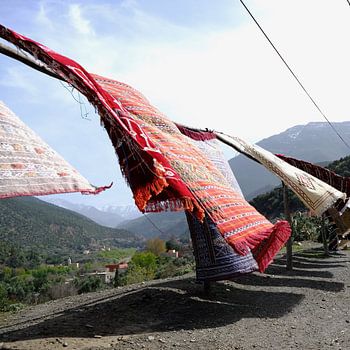 Tapis au Maroc sur la route des Andes.