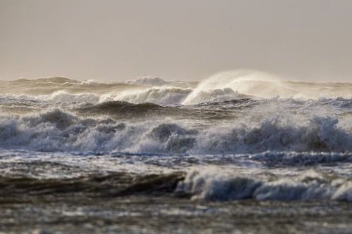 Opwaaiende druppels van branding