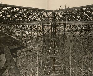Fertigstellung der ersten Etage des Eiffelturms - Gustave Eiffel, 1888