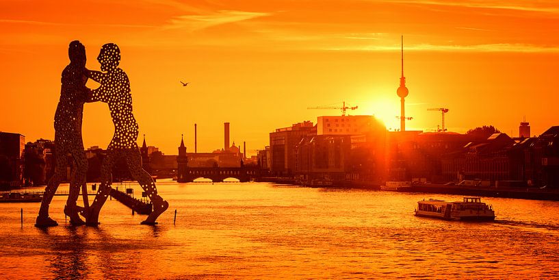 Osthafen Berlin – Skyline im Sonnenuntergang von Alexander Voss