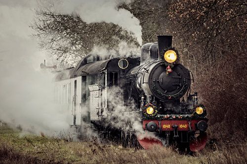 Dampflokomotive 1040 der ZLSM bereit zur Abfahrt