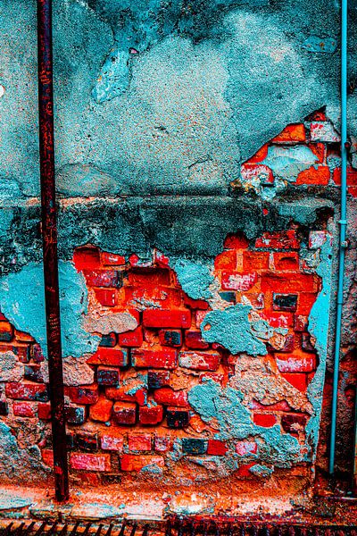 Un mur de pierre perd son plâtre. par kall3bu