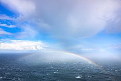 Doppelter Regenbogen über der Nordsee