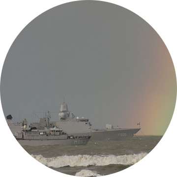 Marineschip met regenboog van Simone Meijer