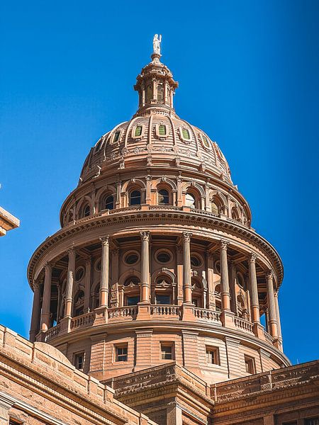 Austin by Hello Pompoyo