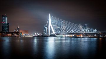 Rotterdam Skyline II (color) van Dennis Wierenga