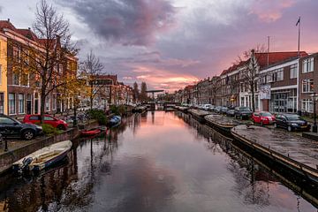 Leiden - Een zonsopgang in oktober over de Nieuwe Rijn (0091) van Reezyard
