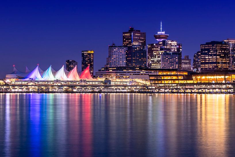 Betoverende avondimpressie vanuit Vancouver van Melanie Viola