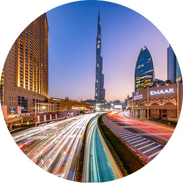 Lighttrails to Burj Khalifa van Rene Siebring