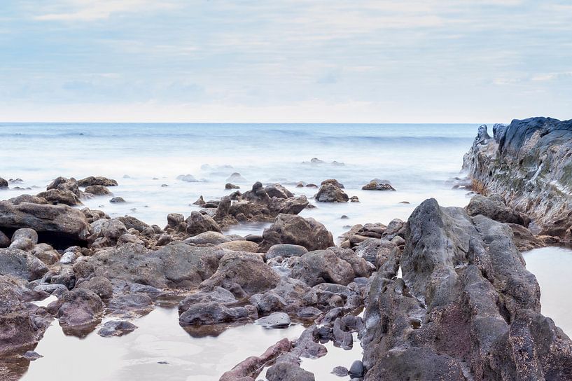 Rochers sur la côte d'El Golfo, île de Lanzarote. Espagne. par Carlos Charlez