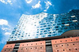 L'ELBPHILHARMONIE dans la lumière du soleil