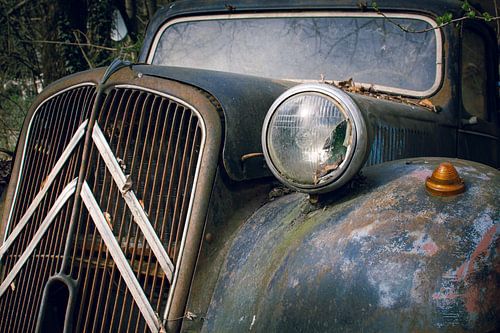 Verlassener Citroën-Oldtimer