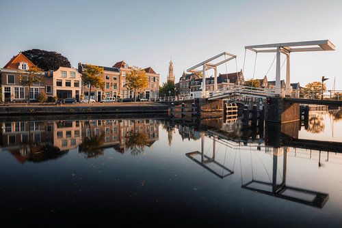 Mooie reflecties in de binnenstad van Haarlem