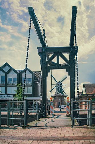 Rustieke Schoonheid van Papenburgse Molen en Brug - Historische Wanddecoratie