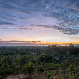 Goldenes Erwachen über den Sumberkima-Hügeln von Lex van Doorn