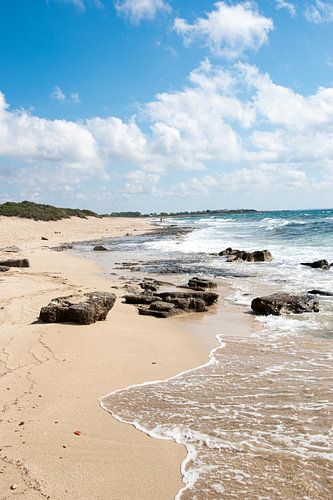 Jolie photo d'une plage fantastique dans les Pouilles, en Italie