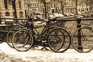 Innenstadt von Amsterdam in der Winter-Sepia