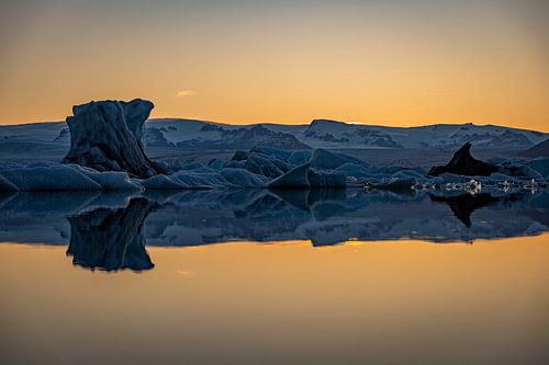 Mirror of the Evening Sun