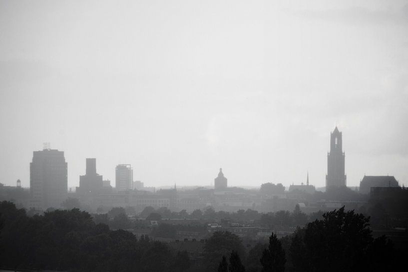 Skyline van Utrecht in de regen. van Ramon Mosterd
