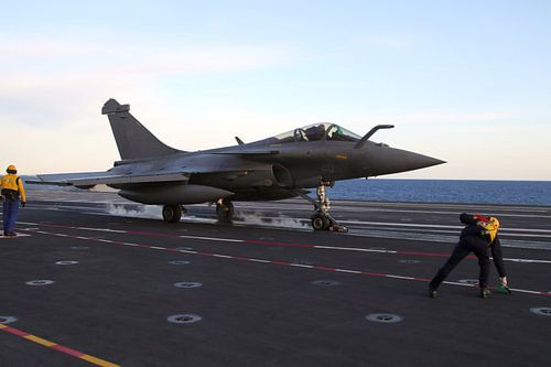 Flugzeuge auf einem Flugzeugträger