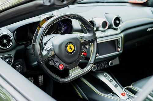 Ferrari California T sportwagen dashboard