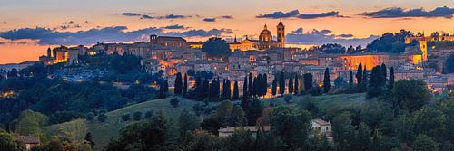 Panorama et coucher de soleil à Urbino, Italie