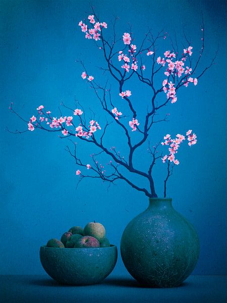 Modern Style Japandi Still Life: Vase with blossom in blue by Studio Pieternel