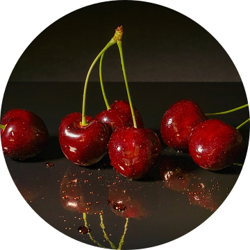 Stilleven. Fruit van de zomer. Rode kersen.