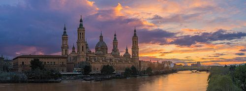 Panorama and sunset in Zaragoza, Spain by Henk Meijer Photography