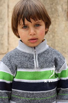 Klein jongetje in Jordanië van Gert-Jan Siesling