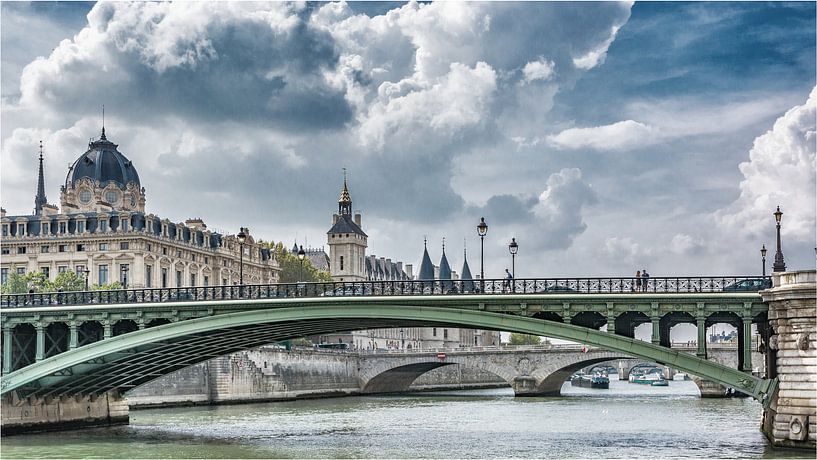 Seine, Paris by Vladyslav Durniev