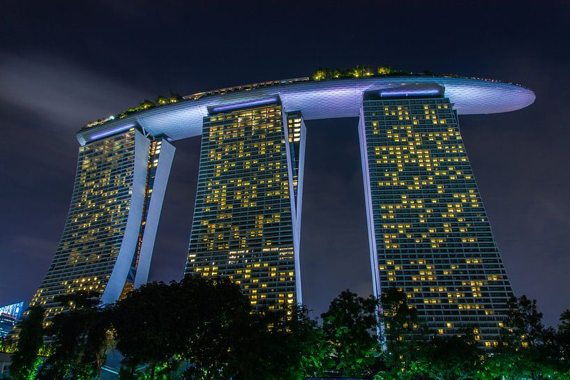 Marina Bay Sands by Ilya Korzelius