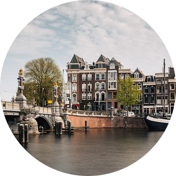 Blauwbrug over de Amstel, Amsterdam. van Lorena Cirstea