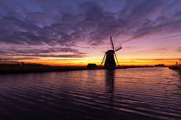 Windmühle bei Sonnenaufgang