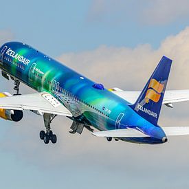 Icelandair Boeing 757-200 mit Hekla Aurora-Lackierung. von Jaap van den Berg