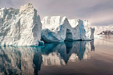 Antarctische ijsbergen van Roland Brack