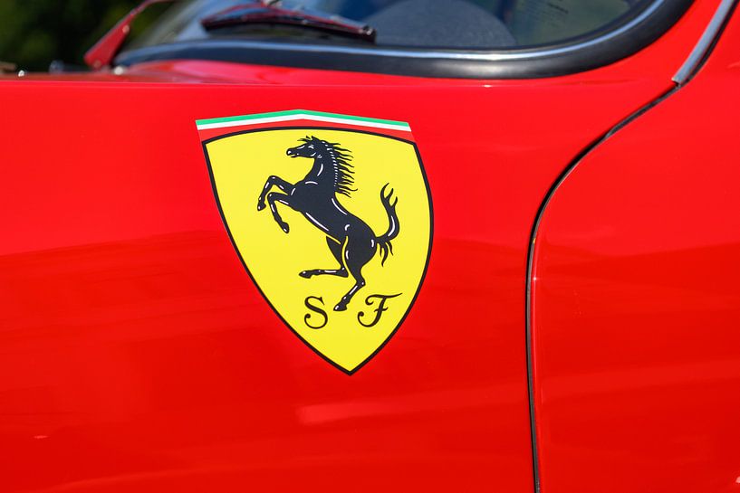 Ferrari-Logo-Schild auf einem Ferrari 250 GT Berlinetta von Sjoerd van der Wal Fotografie