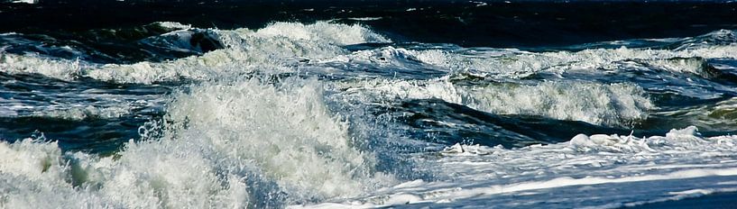 Surf (wide screen photo) by Norbert Sülzner