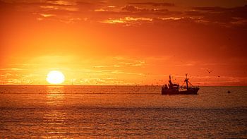 Zonsondergang boven de Noordzee