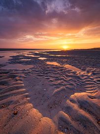 Light falls on the beach at sunset – Burgh-Haamstede, Zeeland by Bas Meelker