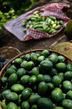 Green fruits of the market by Kíen Merk