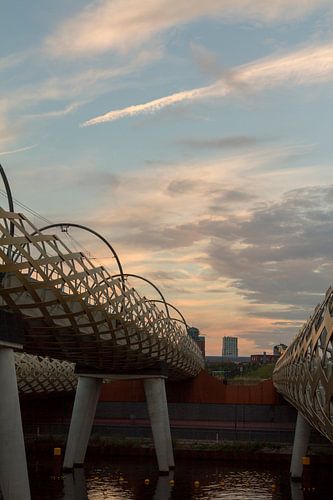 Spoorbrug naar 's-Hertogenbosch in de avond