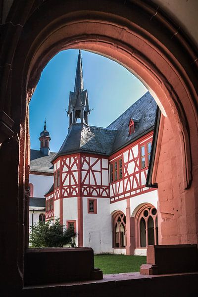 Kreuzgang im Kloster Eberbach bei Kiedrich van Christian Müringer