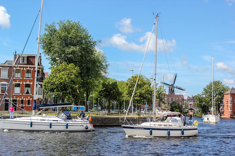 Zeilboot in hollands landschap  par Erik Koks